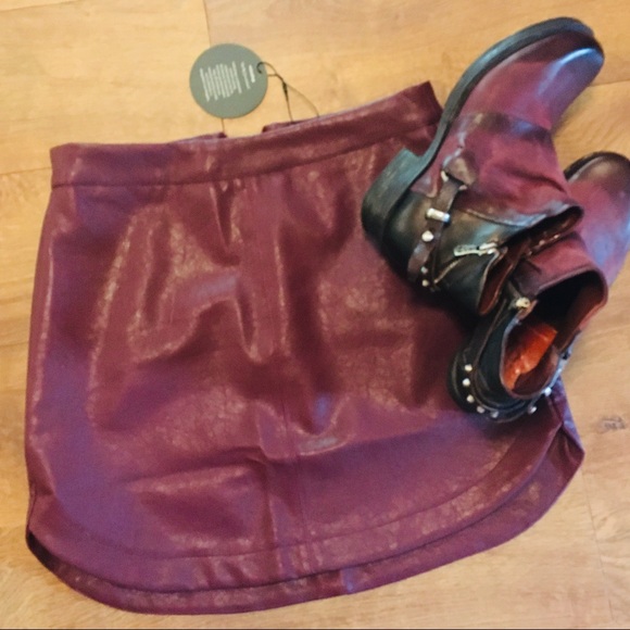 VEGAN LEATHER BURGUNDY SKIRT SOFT LINING - Picture 4 of 15